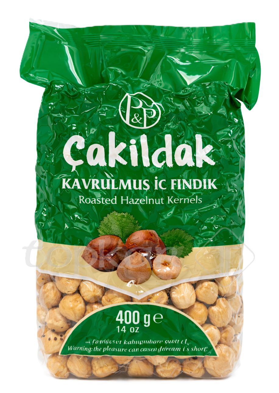 Çakıldak Haselnusskerne in grünem Beutel, geröstete Haselnusskerne verpackt für den Genuss als Snack