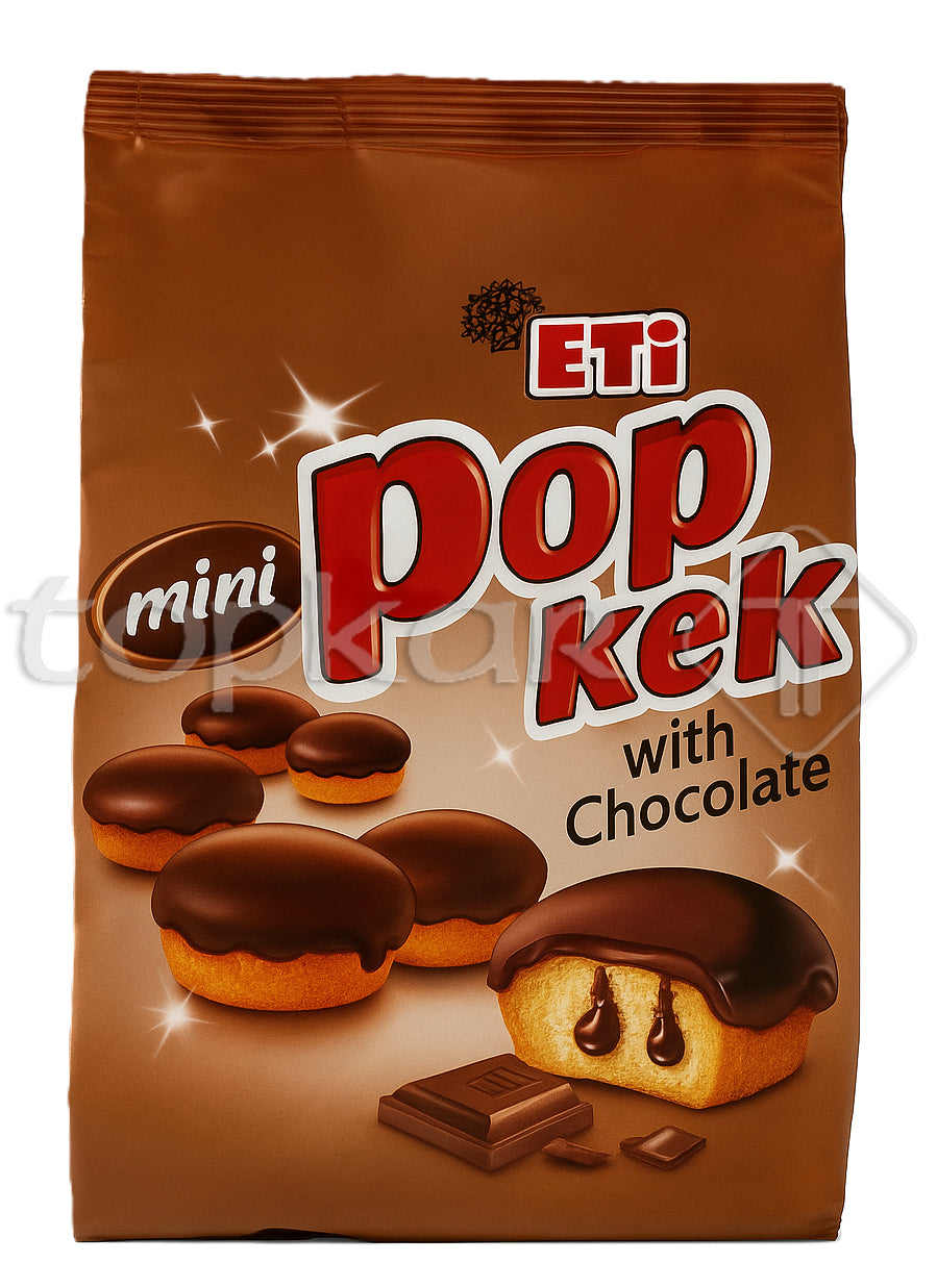 Eti Mini Popkek Schoko, kleine weiche Kuchen mit Schokoladenüberzug und Schokofüllung auf braunem Hintergrund